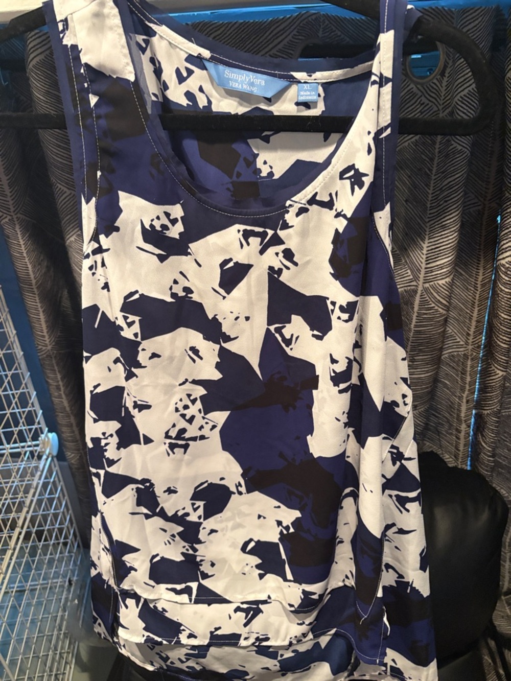 Simply Vera Vera Wang Navy and White Abstract Print Tank